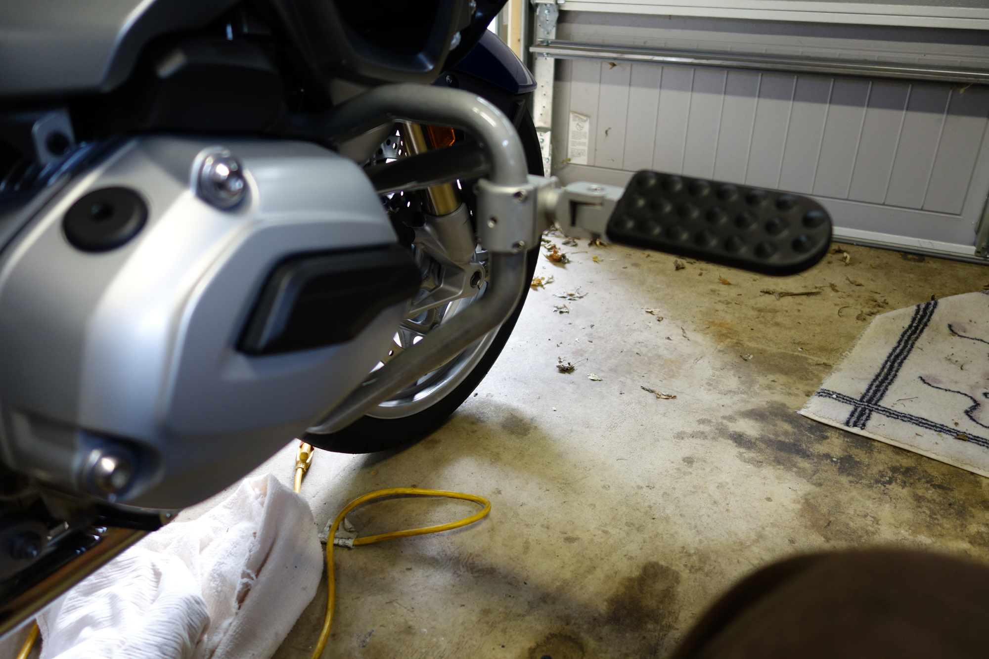 35100BL, LOW MOUNT HIGHWAY PEG ASSEMBLE FOR 30200, 34200, 55 OFF